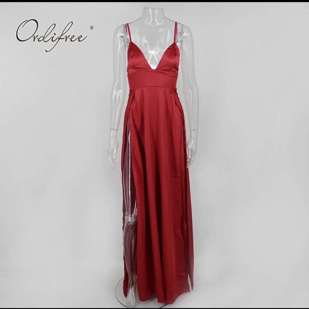 Dresss - Picture 3 of 5